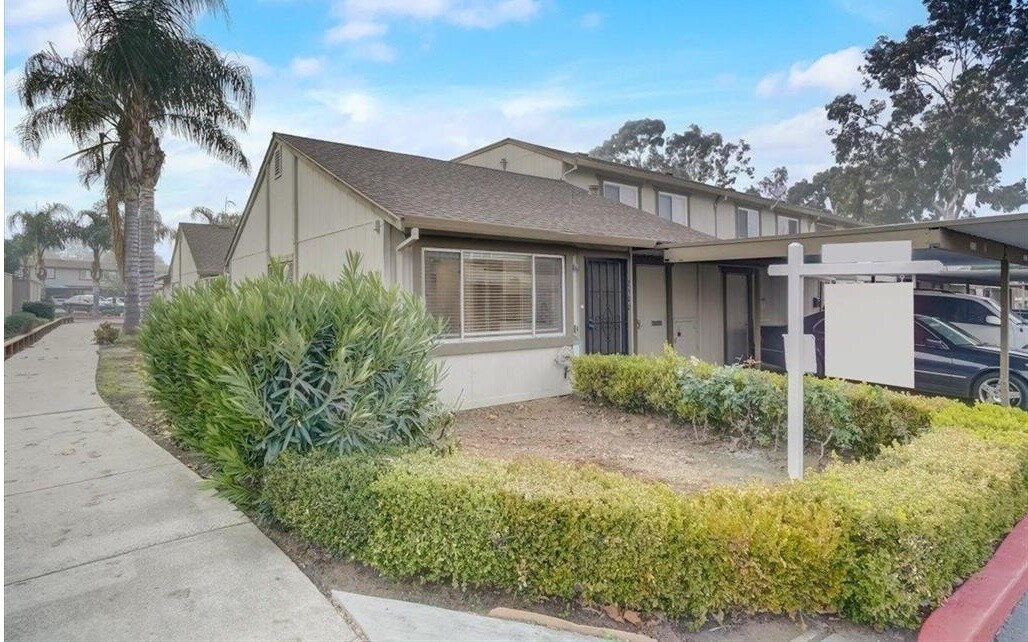 Building Photo - 2500 Florida Ln