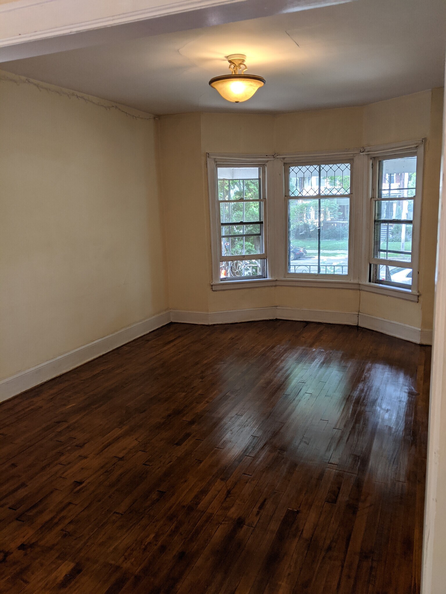 Building Photo - 2728 N Downer Ave