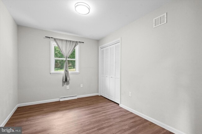 Building Photo - 906 Monroe St