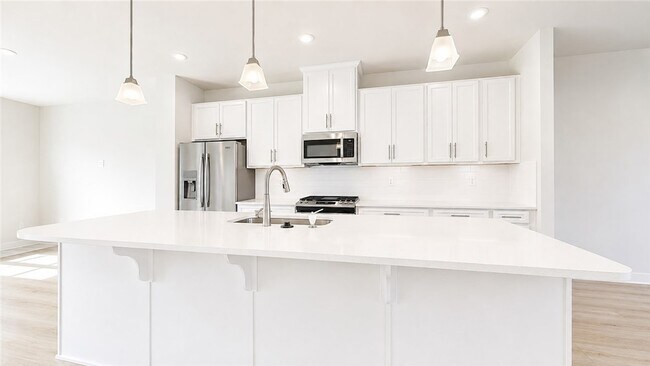 Building Photo - 6804 Sycamore Way