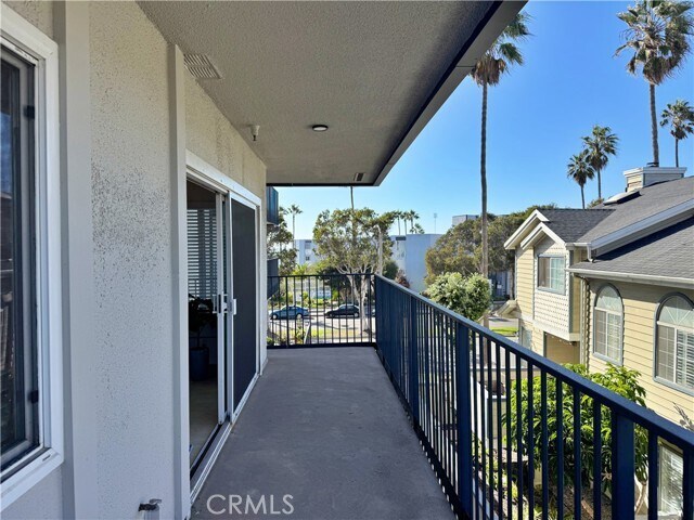 Building Photo - 230 S Catalina Ave