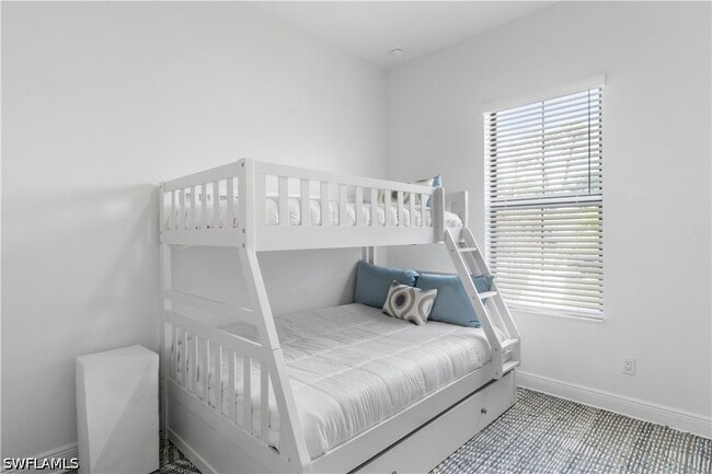 Building Photo - 551 97th Ave N