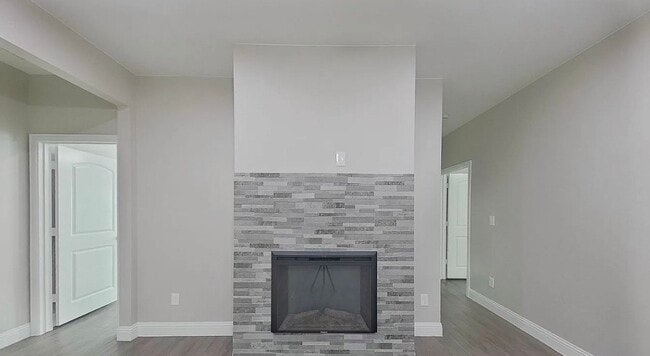 Building Photo - Move-In Ready 4-Bedroom Home with Timeless Appeal