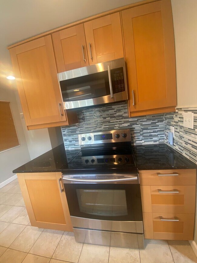Building Photo - NICE  3BR RAMBLER CLOSE TO NIH