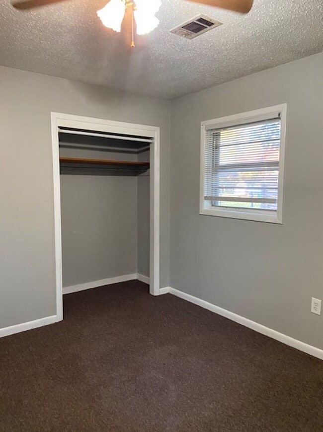 Building Photo - Gulfport 3 Bedroom