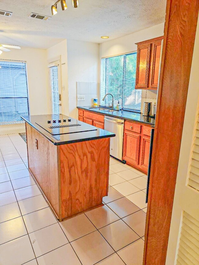 Building Photo - 3446 Mimosa Way