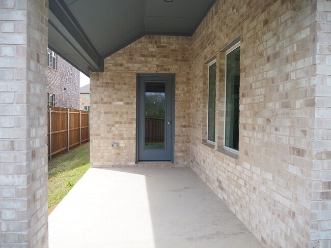 Building Photo - 2201 Yellowhammer Rd