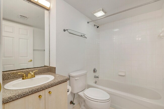 Building Photo - 1801 N Flagler Dr