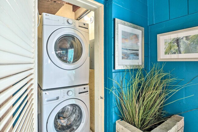 Building Photo - 103 Essex Dr