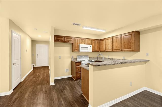 Building Photo - 1716 S Waco St