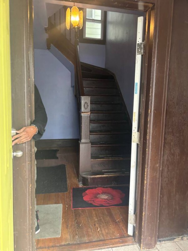 Building Photo - 19 Grace St