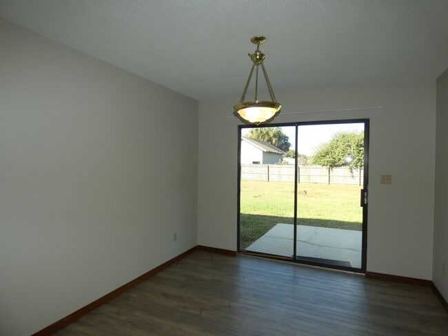 Building Photo - Charming Ranch-Style Home - Pace