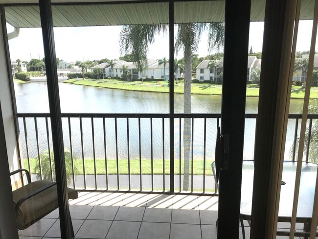 Building Photo - 1107 Green Pine Blvd