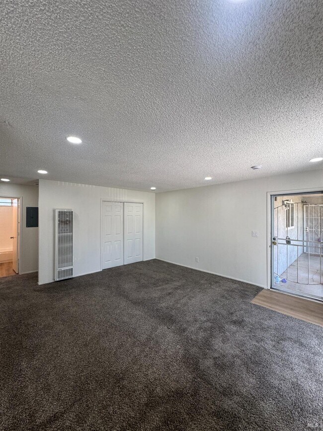 Building Photo - 118 Yorkshire Ct