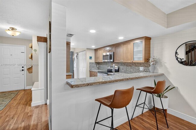 Building Photo - 4250 SW 70th Terrace