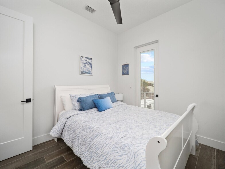 Building Photo - 705 North Oceanshore Boulevard-SI FL2-ID1051619P