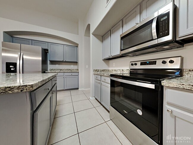Building Photo - 1805 N 127th Dr
