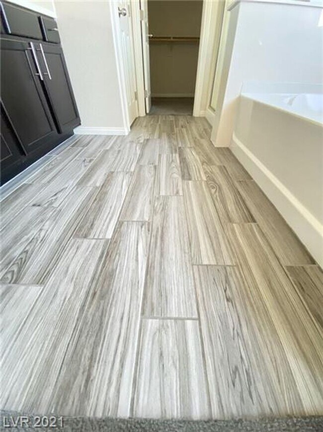 Building Photo - Modern Designed Home in a Cul-De-Sac within a Gated Southwest Community