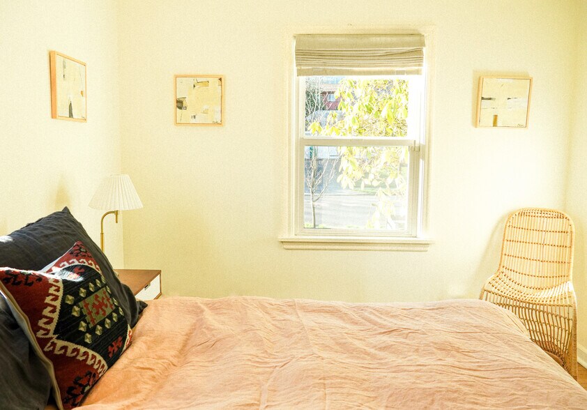 Building Photo - 4603 NE Irving St