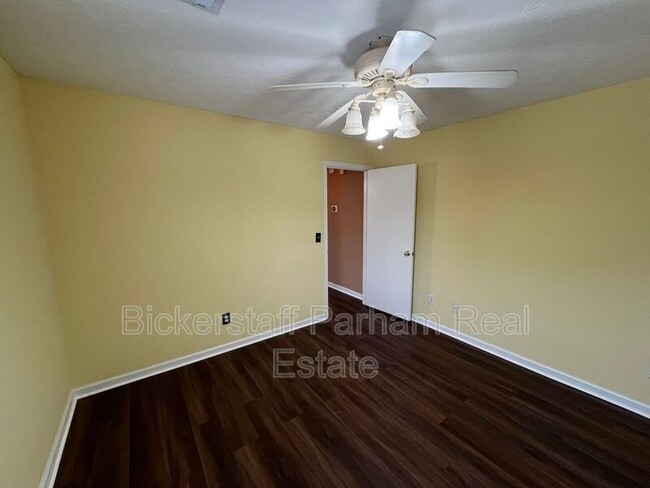 Building Photo - 165 Sweetwater Dr