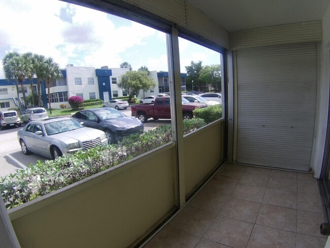 Building Photo - 537 Normandy Ln