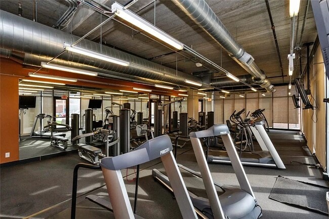 Building Photo - Modern 2-Bedroom, 2-Bathroom Condo – Prime...
