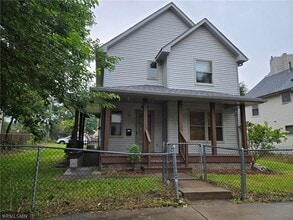 Building Photo - 614 S 19th Ave