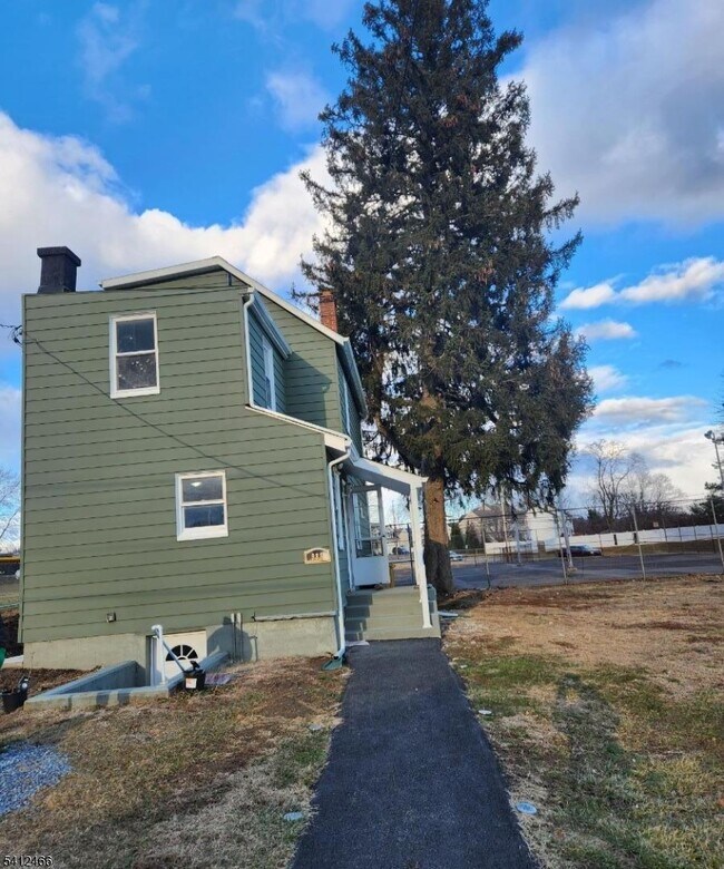 Building Photo - 988 Bieher Alley