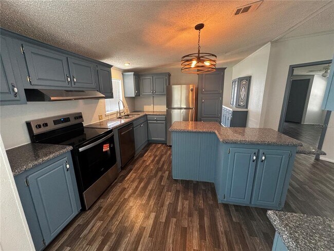 Building Photo - 1827 Leesburg Blvd