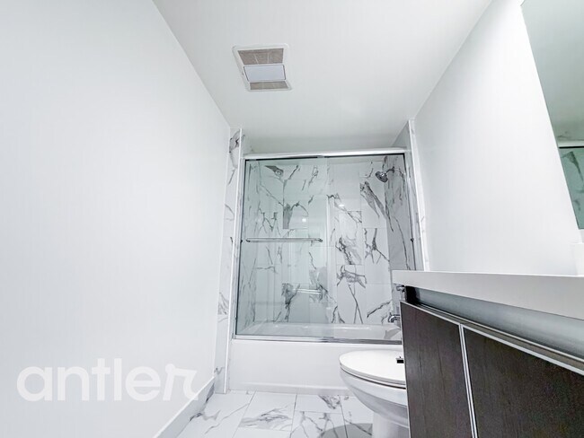 Building Photo - 1538 Purdue Ave