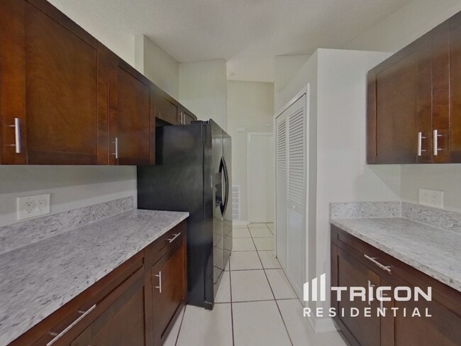 Building Photo - 1519 Carter Oaks Dr