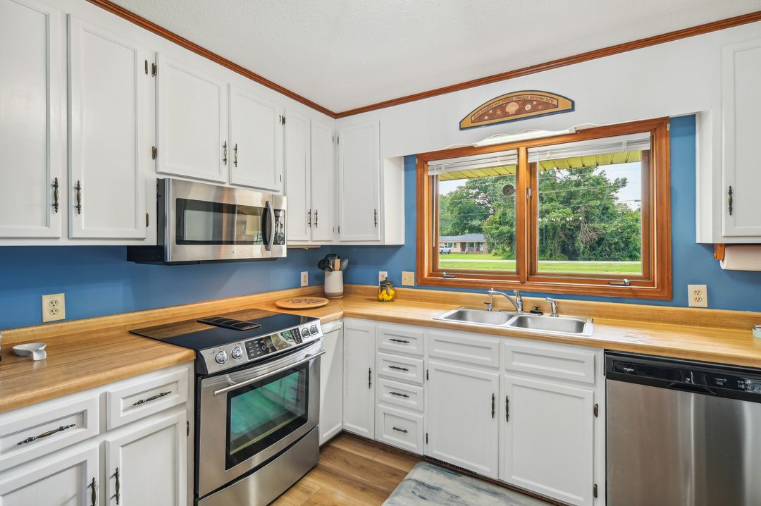 Building Photo - 1063 Burcale Rd