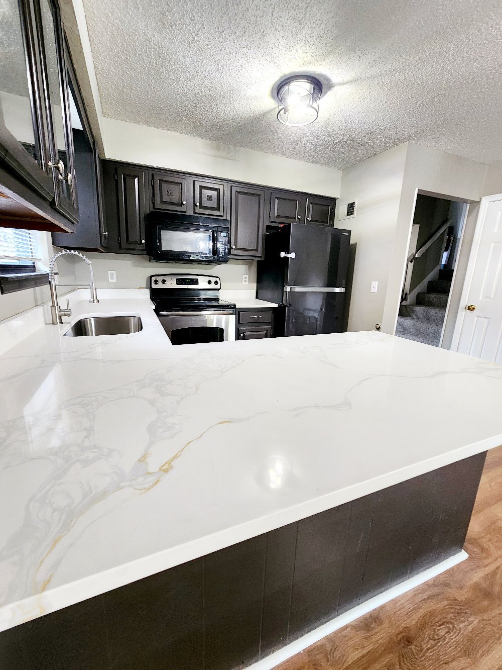 Quartz countertops - 9721 W 83rd Ter