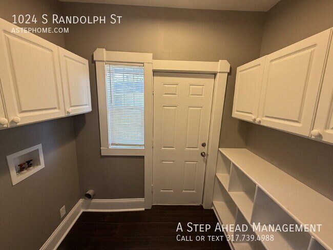 Building Photo - 1024 S Randolph St