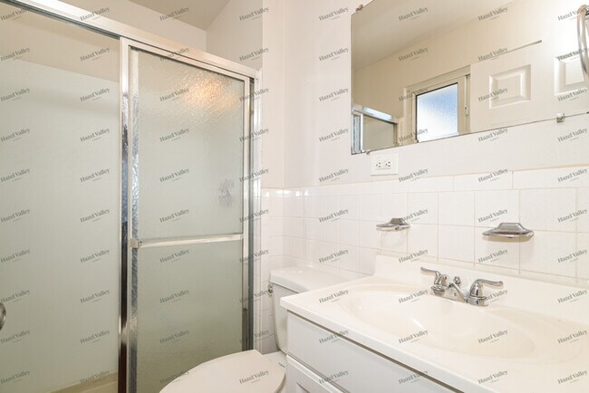 Building Photo - 760 Sherwood Dr