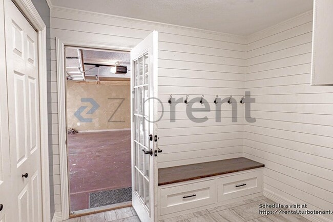 Building Photo - 10926 Mosswood Dr