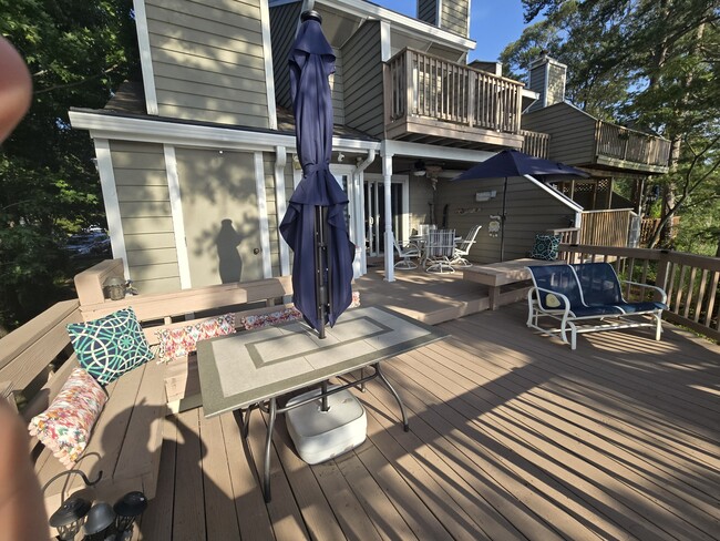 Building Photo - 2717 Seashore Cove