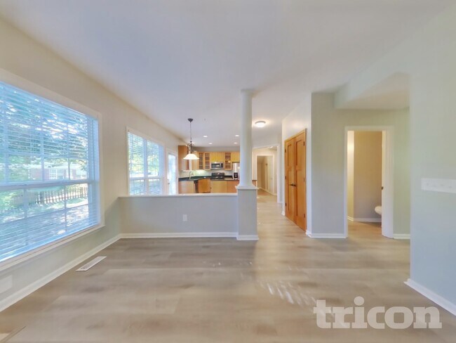 Building Photo - 202 Harris Ct