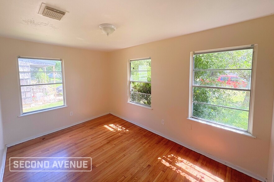 Building Photo - 5415 Heron Dr
