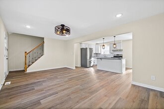 Building Photo - 564 Briarwood Dr