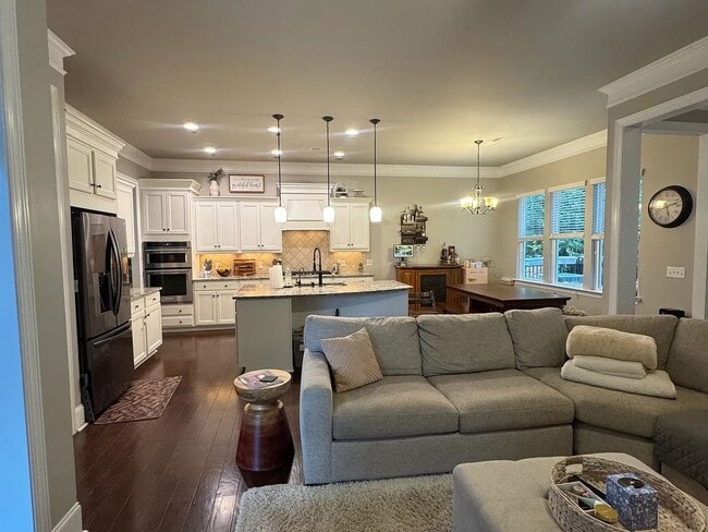 Building Photo - Park South Station Home Available Now!