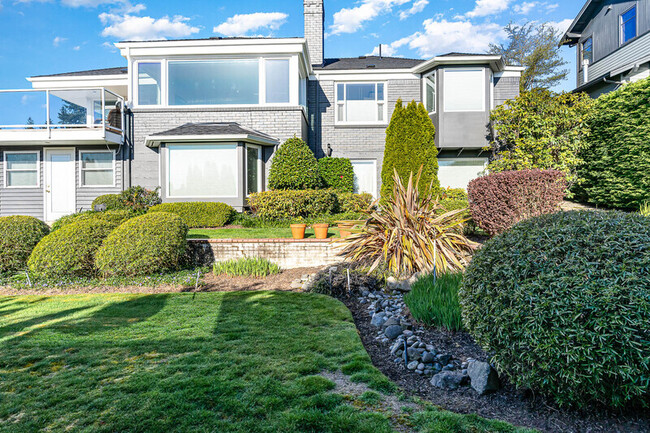 Primary Photo - 7304 51st Ave NE