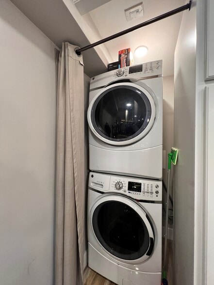 Washer Dryer - 212 5th St NE