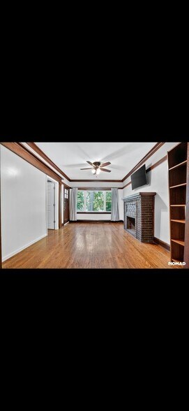 Building Photo - 2332 S Marshall Blvd