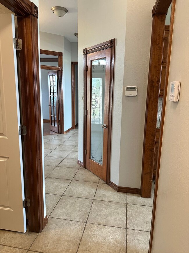 Building Photo - Great Home located in Dove Creek!$250.00 o...
