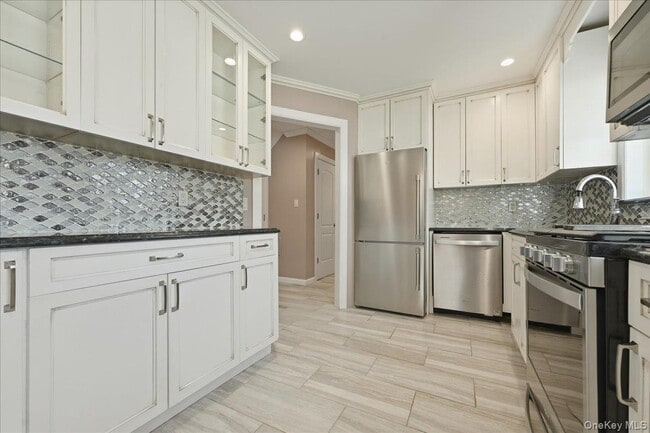 Building Photo - 18 Durham Rd