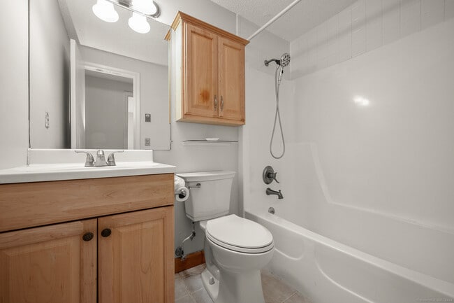 Building Photo - 72 Cinnamon Spring