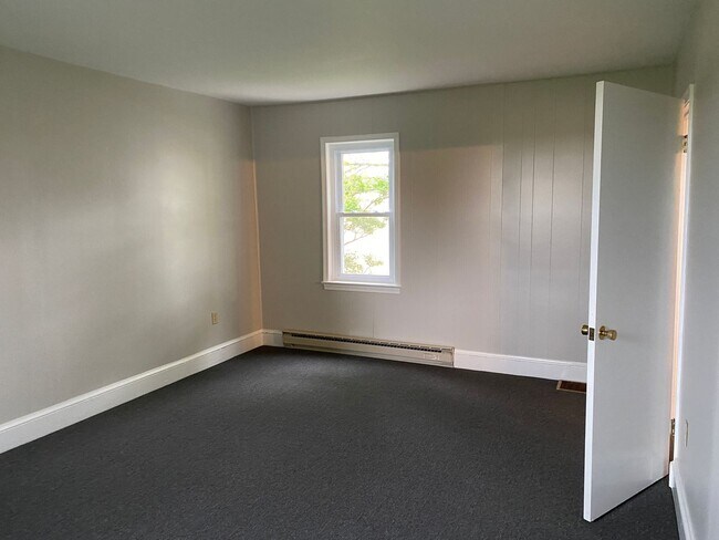 Building Photo - Coming soon! 4 Bedroom Farmhouse for Rent ...