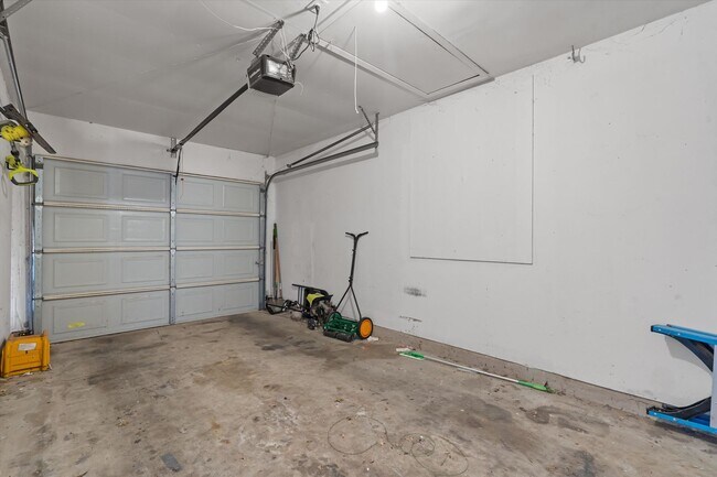 Building Photo - 13357 Water Oak Ln