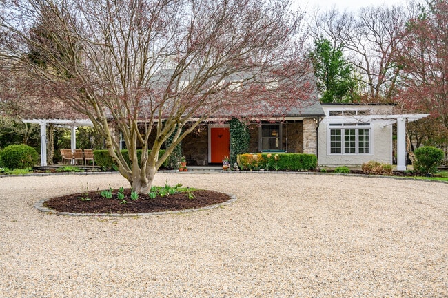 Building Photo - 58 Woodchuck Ln